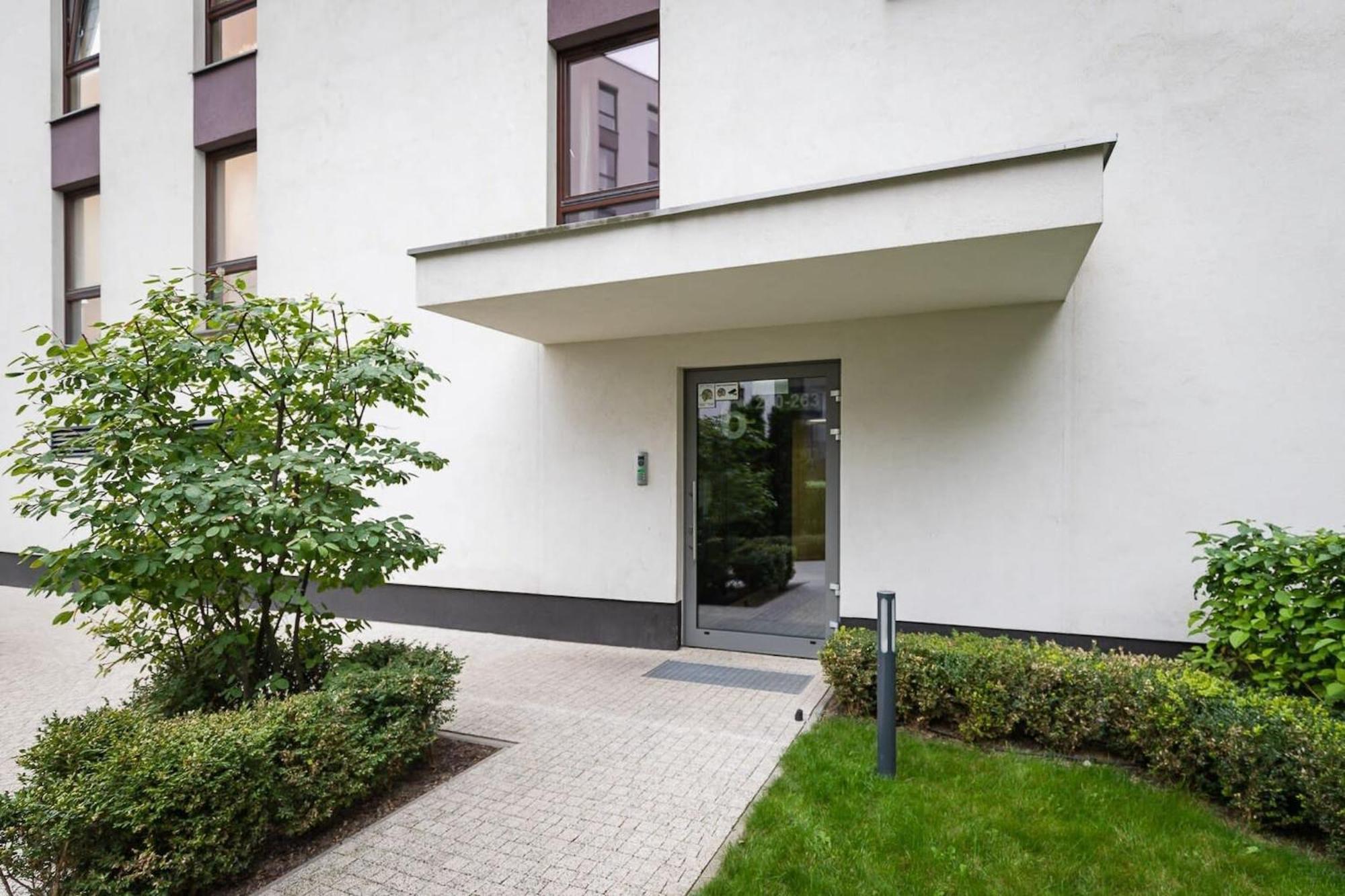 Burakowska 16 - Modern Apartment With Balcony Noclegi Renters Varsavia Esterno foto